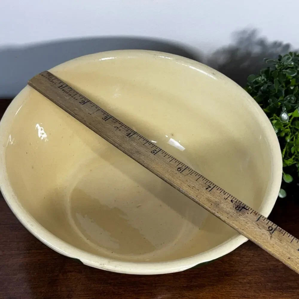 Vintage Watt Pottery Mixing Bowl Apple Design Beehive 8.5